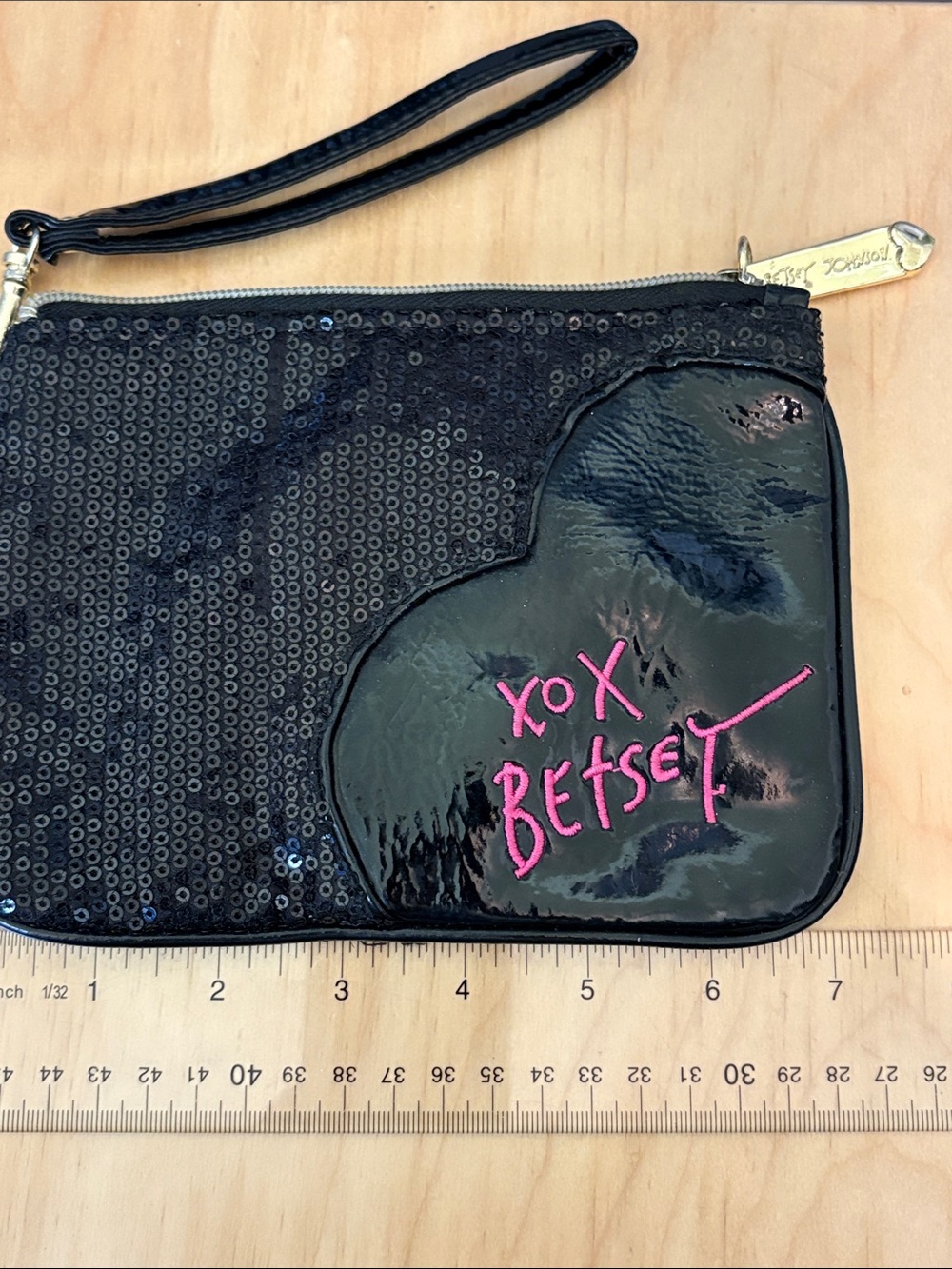 Betsey Johnson Black Sequin Wristlet with Pink Embroidered Logo - Picture 9 of 11